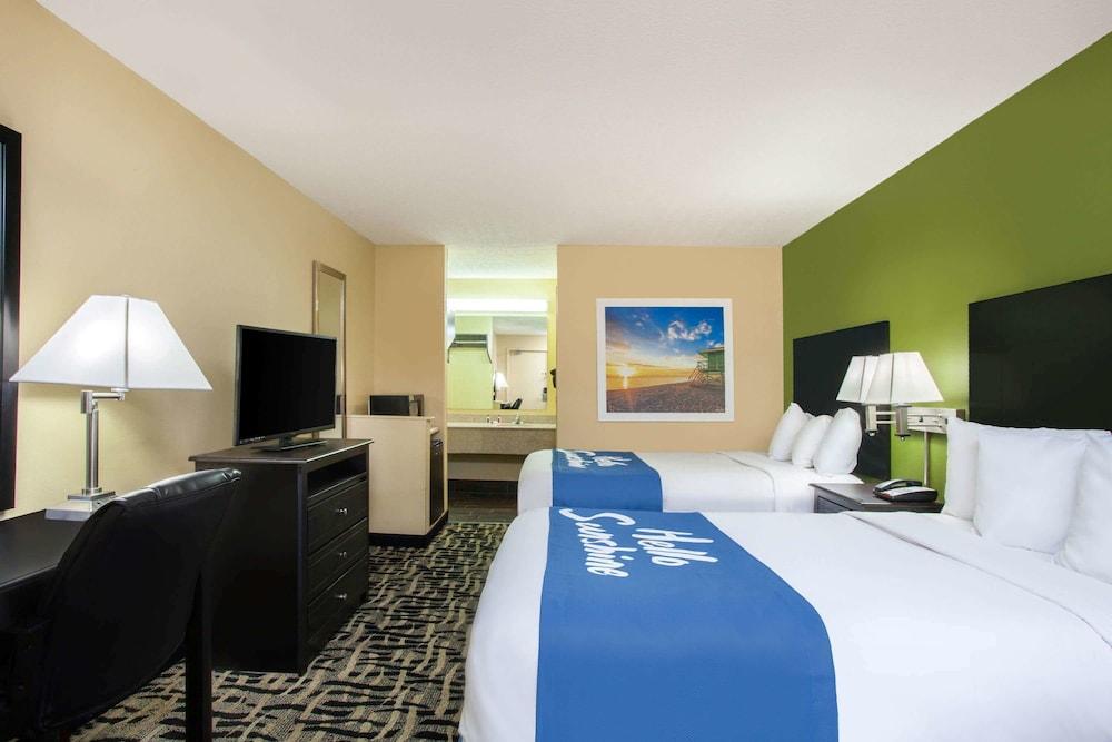 Days Inn By Wyndham Pensacola I-10 Ferry Pass Exterior foto